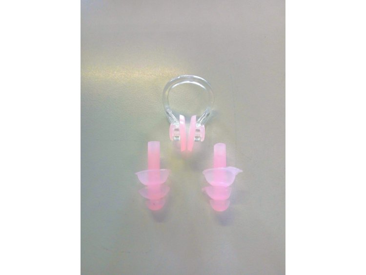 Stringinaso e tappi orecchie per il nuoto  Art. NL01RD (1)